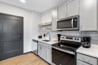 423 E Michigan St in Indianapolis, IN - Building Photo - Building Photo