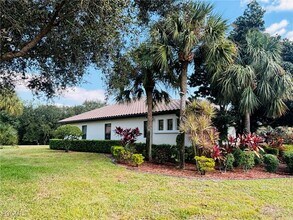 12500 Fairmont Dr in Ft. Myers, FL - Building Photo - Building Photo