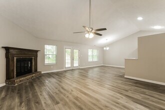 7667 Bayridge Dr in Indianapolis, IN - Building Photo - Building Photo