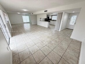 11570 SW 83rd Ter in Miami, FL - Building Photo - Building Photo
