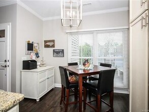 2000 Euclid Ave in Charlotte, NC - Foto de edificio - Building Photo