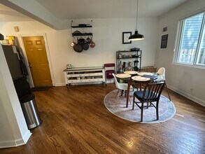 4311 N Claremont Ave in Chicago, IL - Building Photo - Building Photo