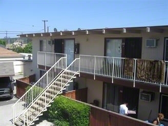 52nd Street Apartments in Long Beach, CA - Building Photo