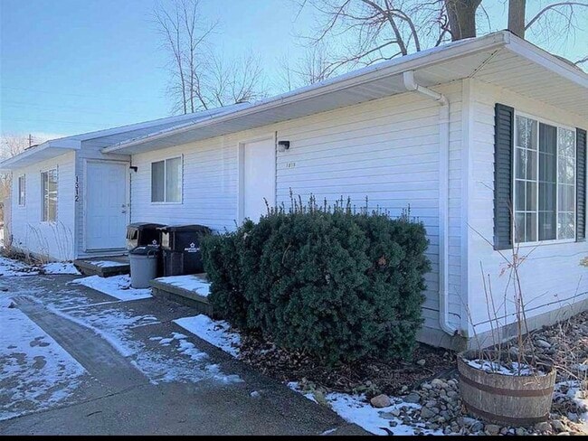 1312 Illinois Dr