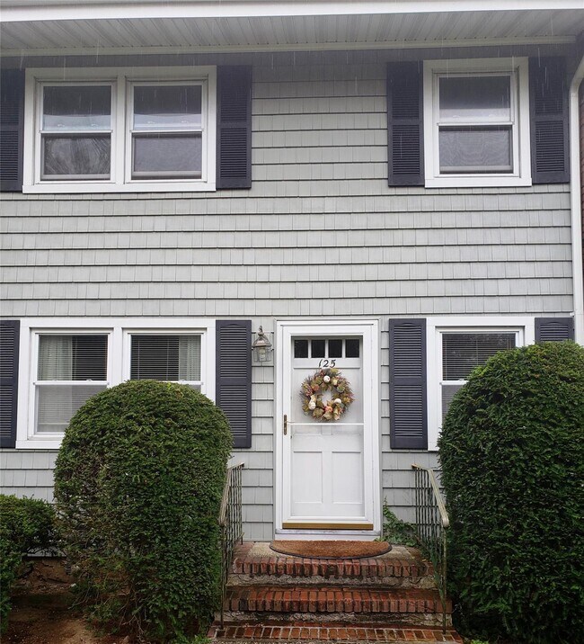 125 Fire Island Ave-Unit -A in Babylon, NY - Building Photo - Building Photo