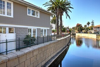 22-26 W Mason St in Santa Barbara, CA - Building Photo - Building Photo