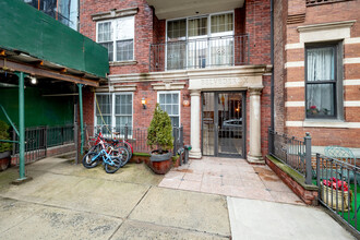 219 Eckford St in Brooklyn, NY - Building Photo - Building Photo