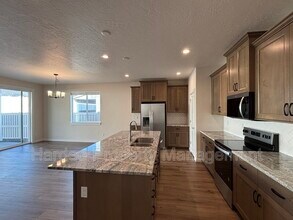 1878 W Blue Lightning St in Middleton, ID - Building Photo - Building Photo