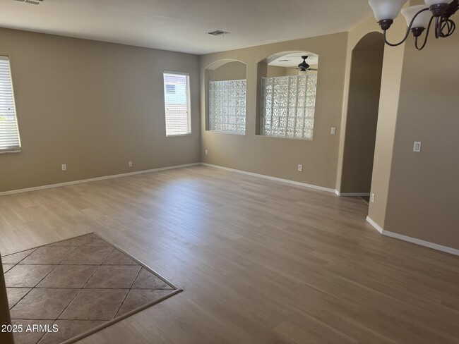 8771 W Nicolet Ave in Glendale, AZ - Building Photo - Building Photo