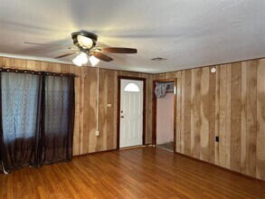 1424 S Academy Rd in Guthrie, OK - Building Photo - Building Photo