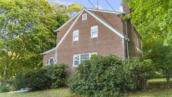 90 Augur St in Hamden, CT - Building Photo - Building Photo