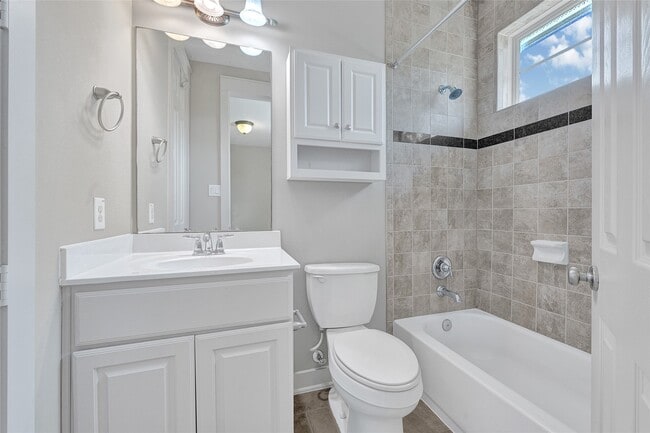 property at 1237 Hobbs Reach Ln