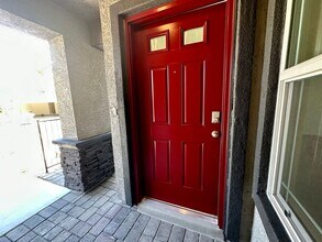 1124 Meadow Sparrow Pl in Henderson, NV - Building Photo - Building Photo