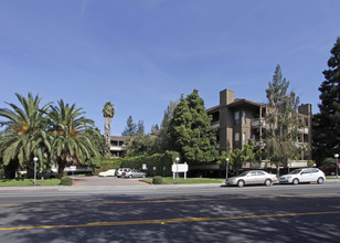 Saratoga Gardens Condominiums in San Jose, CA - Building Photo - Building Photo