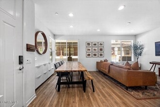 215 Red Brick Dr in Simi Valley, CA - Building Photo - Building Photo