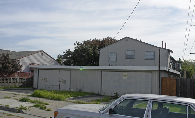 234 S 43rd St in Richmond, CA - Foto de edificio - Building Photo