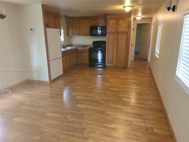 21711 NW 7th Ct in Pembroke Pines, FL - Building Photo - Building Photo