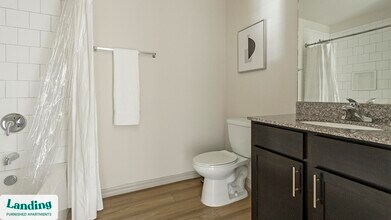 4985 Eastwood Greens St, Unit 13-304 in Ft. Myers, FL - Foto de edificio - Building Photo