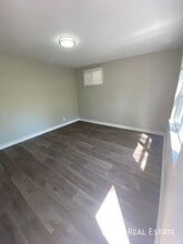 4807 NW Homestead Rd in Riverside, MO - Building Photo - Building Photo