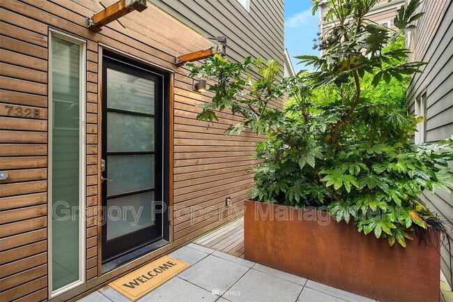 property at 732 Boylston Ave E