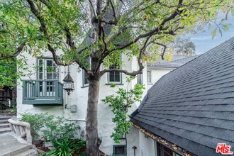 8066 Woodland Ln in Los Angeles, CA - Building Photo - Building Photo