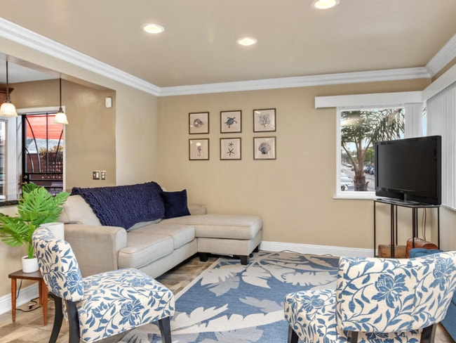 244 S Horne St in Oceanside, CA - Building Photo - Building Photo