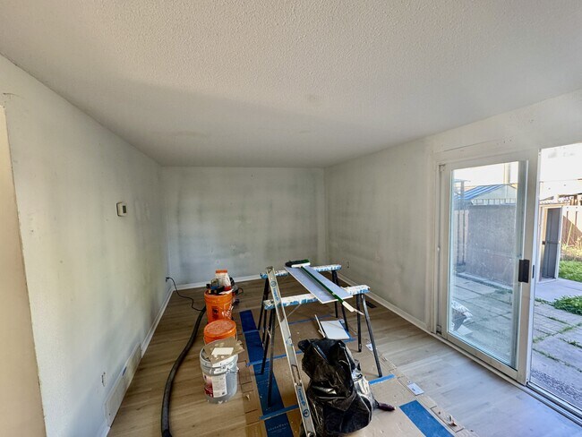 1466 Heatherington Rd in Ottawa, ON - Building Photo - Building Photo