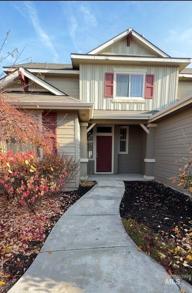 property at 4678 N Elmstone Ave