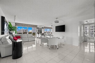 19101 NE 36th Pl in Aventura, FL - Building Photo
