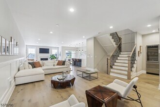 303 Tiffany Wy in Watchung, NJ - Building Photo - Building Photo