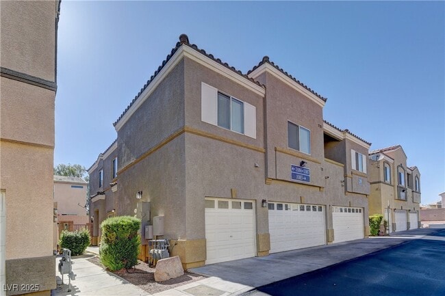 6170 E Sahara Ave in Las Vegas, NV - Building Photo - Building Photo