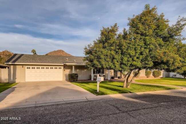 4542 E Calle Ventura in Phoenix, AZ - Building Photo - Building Photo