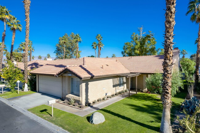 40754 Flying Sea Rd in Palm Desert, CA - Building Photo - Building Photo