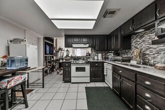 721 N Balsam St in Ridgecrest, CA - Building Photo - Building Photo