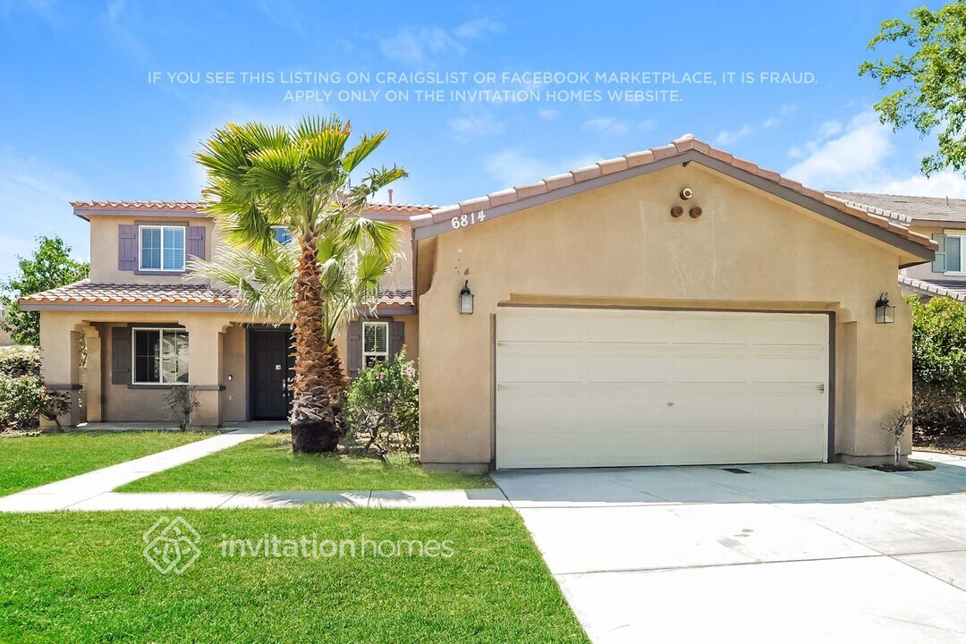 6814 Miramar Ln in Palmdale, CA - Building Photo