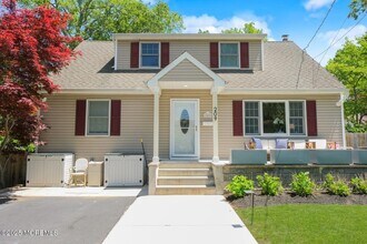 209 Woodcrest Rd in Ocean Township, NJ - Building Photo - Building Photo