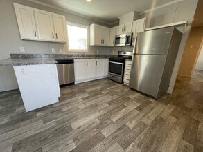 15852 Croatia Dr in Clinton Township, MI - Foto de edificio - Building Photo