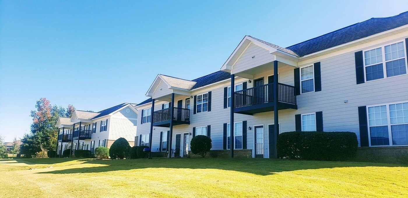 Century Park in Opelika, AL - Building Photo