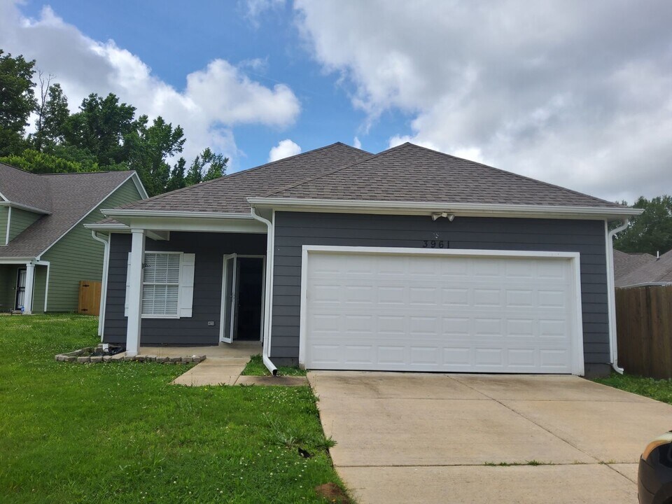 3961 Linda Sue Cove in Memphis, TN - Building Photo