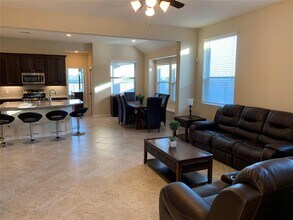 8902 Pinenut Dr in Cypress, TX - Building Photo - Building Photo