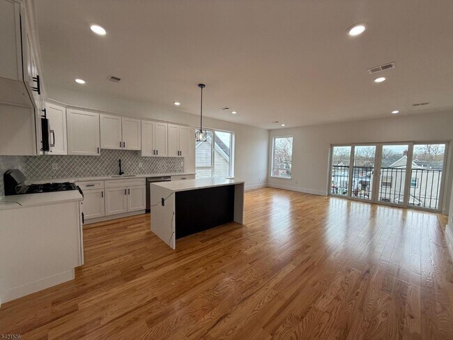 223 Monroe Ave in Plainfield, NJ - Building Photo - Building Photo