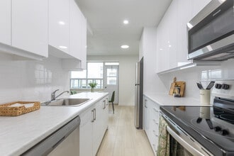 1170 Fennell in Hamilton, ON - Building Photo - Building Photo