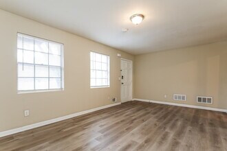 7391 White Castle Ct in Riverdale, GA - Building Photo - Building Photo