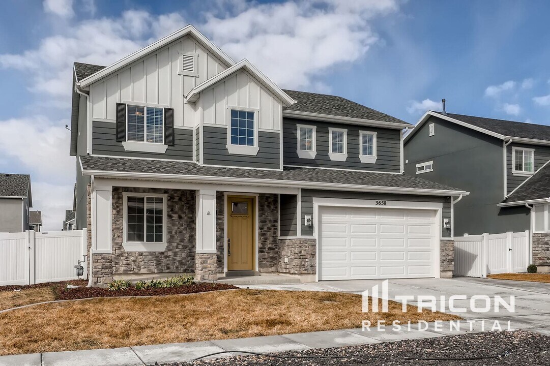 3658 S Finch St in Syracuse, UT - Building Photo