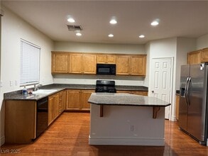 406 1st on Dr in Las Vegas, NV - Building Photo - Building Photo