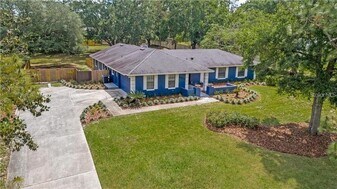 2038 Crowley Cir W in Longwood, FL - Building Photo