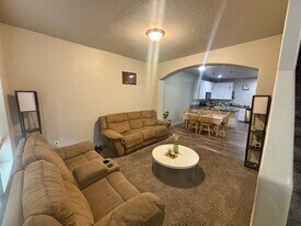 699 E 355 N in Vineyard, UT - Building Photo