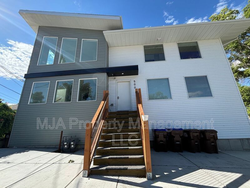 500 East Fort Union Blvd in Midvale, UT - Building Photo