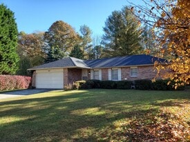 40 Bluebird Lane in Brevard, NC - Building Photo