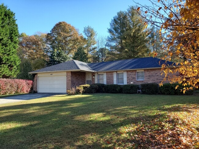 property at 40 Bluebird Lane